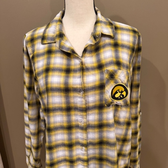 Iowa Hawkeyes Women's Concepts Piedmont Flannel Long Sleeve Button Up, Size L - Picture 2 of 13